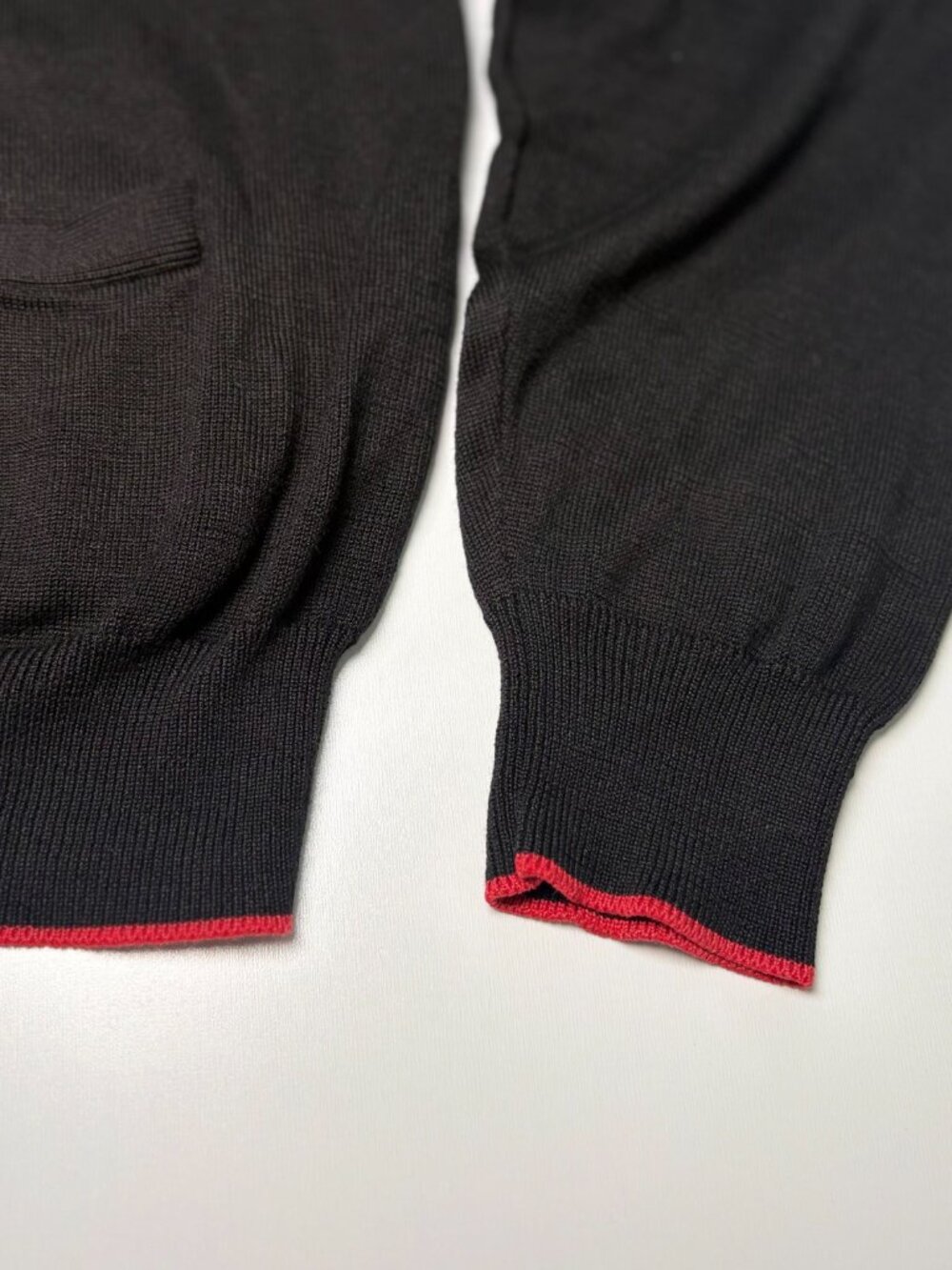 Tail Women's Silk Blend Cardigan Sweater Size Large Black w/ Red Contrast Trim - Picture 6 of 8
